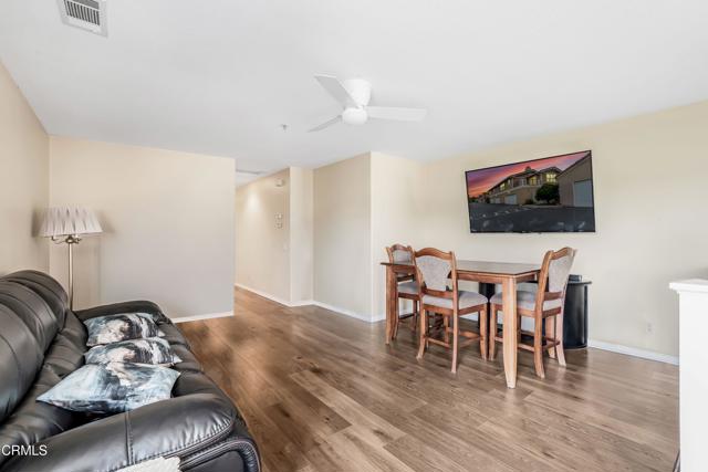 962 Jonquill Avenue, Ventura CA: https://media.crmls.org/mediaz/8d61a307-72b3-4bab-9e3f-f5ee0e2501b6.jpg