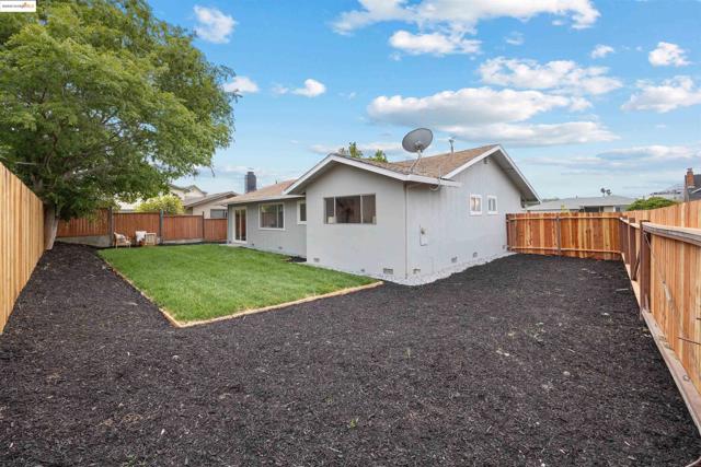 236 Larkspur, Fairfield CA: https://media.crmls.org/mediaz/8d61aec6-ef26-43d2-9b2a-25f24449f174.jpg