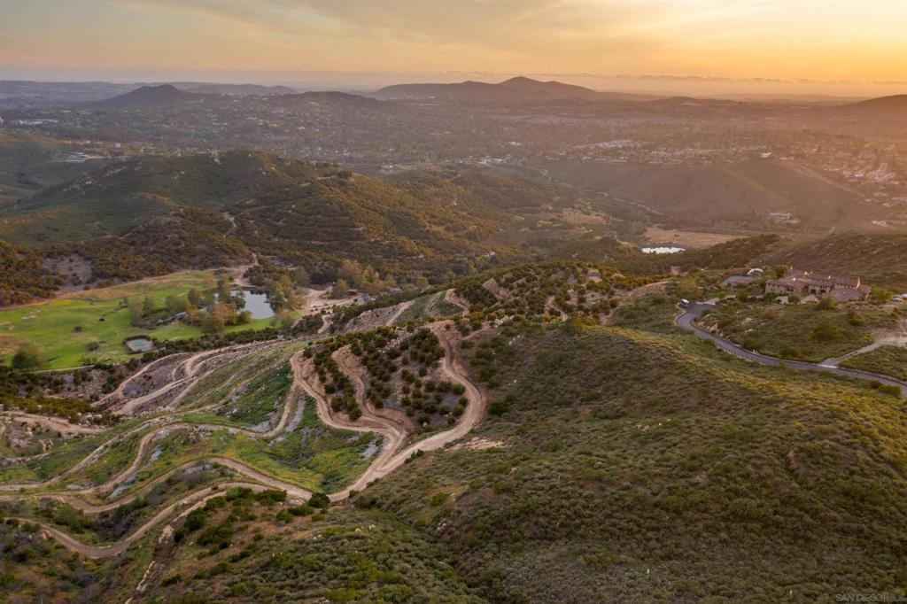 MLS #250030057SD image #16