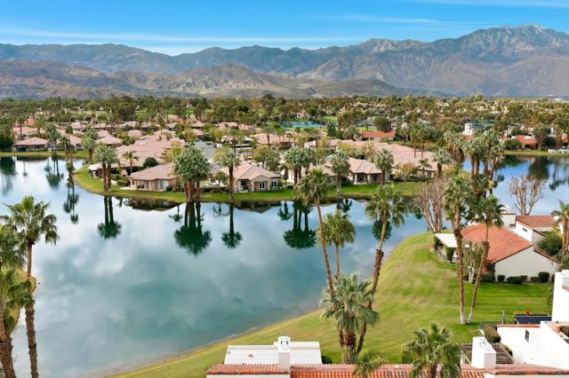 444 Sunningdale Drive, Rancho Mirage CA: https://media.crmls.org/mediaz/8d6288d3-745f-413e-b5d1-360d0c555c5f.jpg