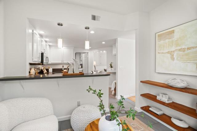 462 Mountain Laurel Court, Mountain View CA: https://media.crmls.org/mediaz/8d636ecd-9dfe-4655-8295-1322832d56e8.jpg