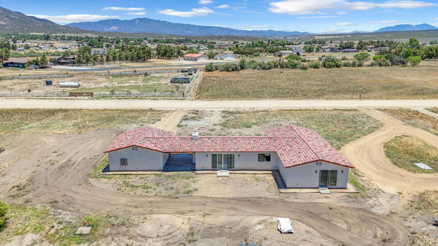 41265 Lakeshore Boulevard, Aguanga CA: https://media.crmls.org/mediaz/8d63926e-0eab-474e-bdc8-fa591b361a68.jpg