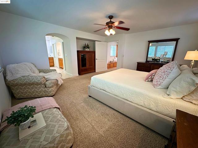 1327 Remington Ct, Tracy CA: https://media.crmls.org/mediaz/8d63afe3-8704-4934-91f6-ebd02aad73b8.jpg