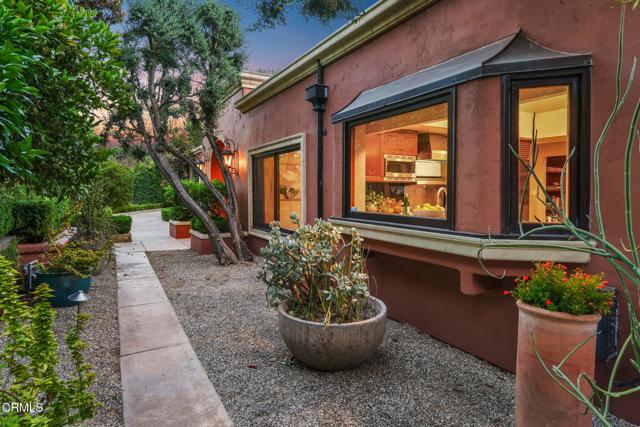 1897 Braemar Road, Pasadena CA: https://media.crmls.org/mediaz/8d648620-f1ef-4bd7-8f25-d28e89585534.jpg