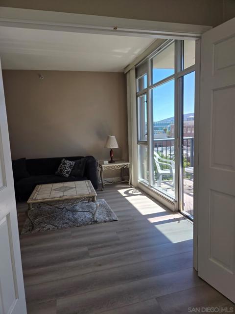 530 K St, San Diego CA: https://media.crmls.org/mediaz/8d64e8bd-ac79-4586-b0de-78d54b5a3e37.jpg
