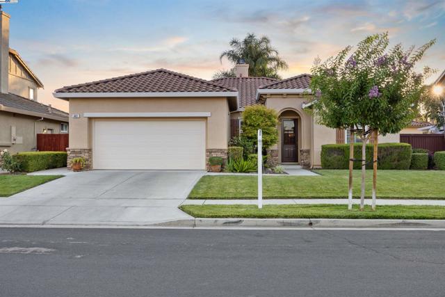443 Collis St, Brentwood CA: https://media.crmls.org/mediaz/8d650055-9c92-4f91-9c2e-04b712dc7d9f.jpg