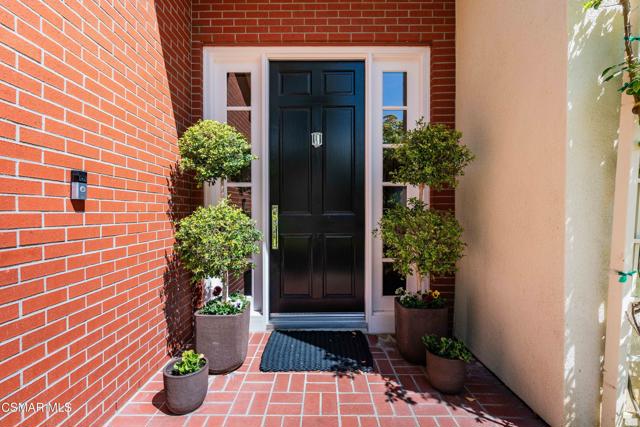 2366 Heatherbank Court, Lake Sherwood CA: https://media.crmls.org/mediaz/8d65ad1a-142a-4cf0-b5a0-3f8cc4b2c666.jpg