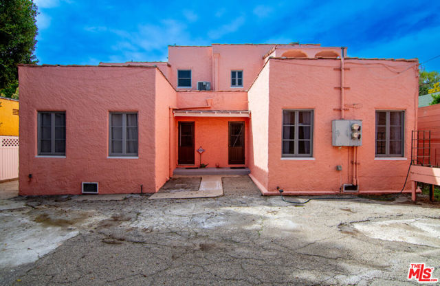 930 N Harper Avenue, West Hollywood CA: https://media.crmls.org/mediaz/8d65ec5f-c2e9-493b-9b2e-6b26581fe0b7.jpg