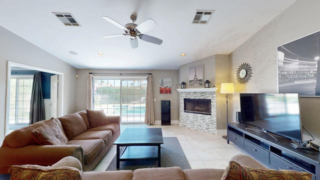 78835 Lowe Drive, La Quinta CA: https://media.crmls.org/mediaz/8d660b4e-4b24-4d96-8db0-8632d05634ce.jpg