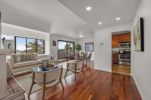 318 Innisfree Drive, Daly City CA: https://media.crmls.org/mediaz/8d666b90-dddf-4f61-8077-435c318ff495.jpg