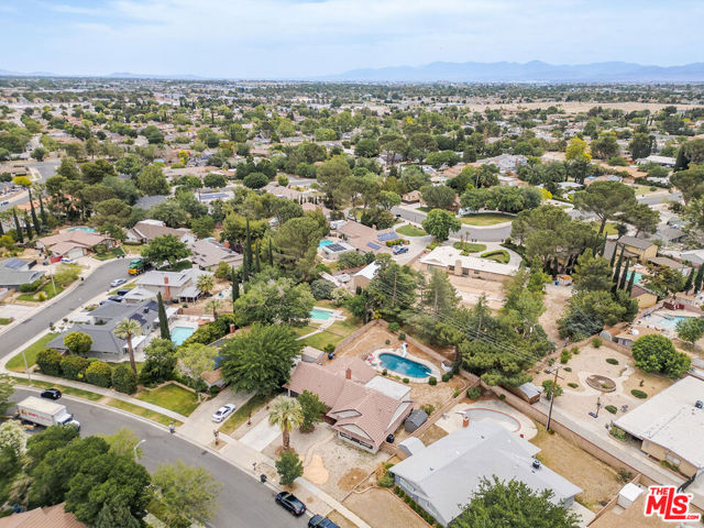 43818 Halcom Avenue, Lancaster CA: https://media.crmls.org/mediaz/8d668924-1352-47b8-a412-81f2c2a463e8.jpg