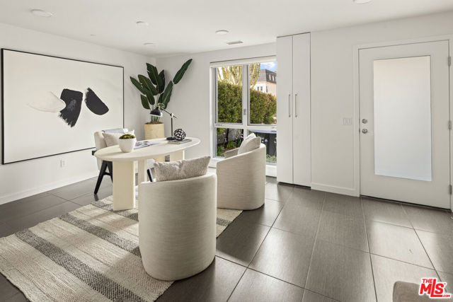 310 Washington Boulevard, Marina del Rey CA: https://media.crmls.org/mediaz/8d673e36-6005-4fc7-8331-f988222449dc.jpg