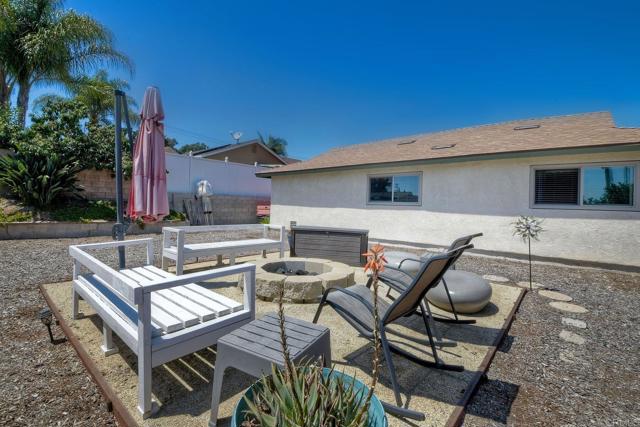 Detail Gallery Image 11 of 12 For 520 Starling Dr, Vista,  CA 92083 - 3 Beds | 1/1 Baths