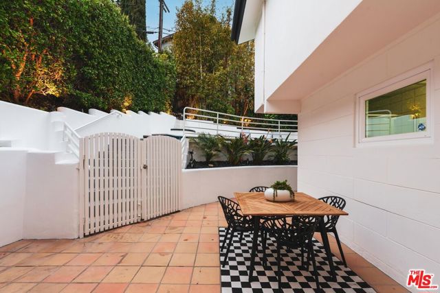 4041 Davana Road, Sherman Oaks CA: https://media.crmls.org/mediaz/8d67be0d-b1ce-4128-9ff1-a0e0789d2a06.jpg