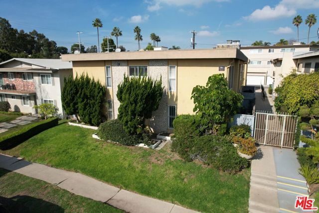 7769 Saint Bernard Street, Playa del Rey CA: https://media.crmls.org/mediaz/8d67f73c-a1a6-472c-9435-2036a450da32.jpg