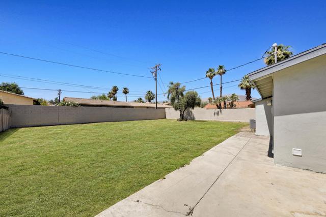73765 Catalina Way, Palm Desert CA: https://media.crmls.org/mediaz/8d681698-b60a-4016-ad25-7bbb734ab55c.jpg