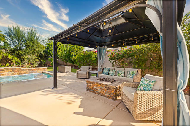 39205 Calle Popoca, Indio CA: https://media.crmls.org/mediaz/8d6880bc-b1d0-41d6-9238-ef4aa0eff238.jpg