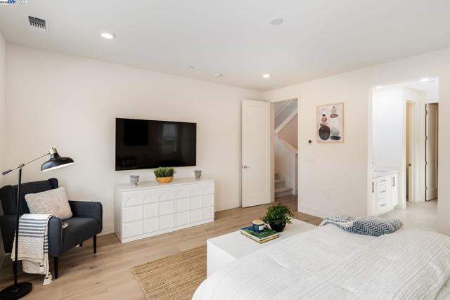 61109 Via Vicenza, San Ramon CA: https://media.crmls.org/mediaz/8d6894da-fbfa-4375-ac80-49099d644971.jpg