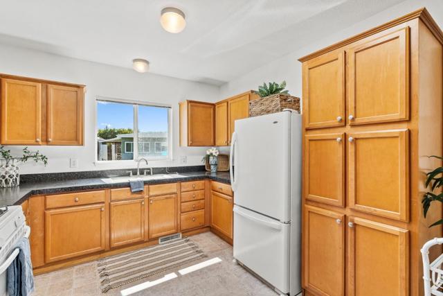 4160 Jade Street, Capitola CA: https://media.crmls.org/mediaz/8d68d397-ce1b-4ccd-bbd7-9c461657344e.jpg