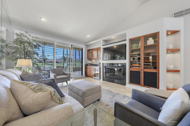 76099 Impatiens Circle, Palm Desert CA: https://media.crmls.org/mediaz/8d696f92-609c-4a8d-9229-1395e7e61255.jpg