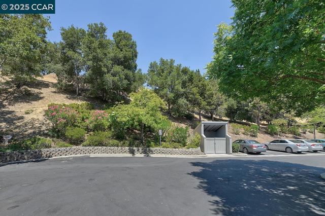 3612 Rossmoor Parkway, Walnut Creek CA: https://media.crmls.org/mediaz/8d6975c5-0542-441d-9915-4ac87e9070b9.jpg