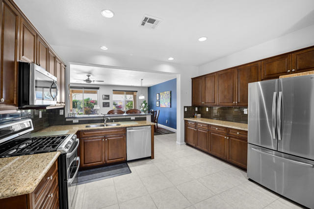 39743 Camino Templado, Indio CA: https://media.crmls.org/mediaz/8d69a00b-2a4b-42c4-8b9f-a15adda52462.jpg