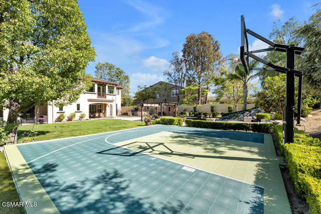 5715 Calais Court, Calabasas CA: https://media.crmls.org/mediaz/8d6a5ab7-05cf-43a4-b92a-73466582faae.jpg