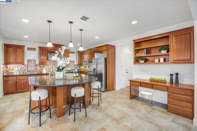 2396 Keats Ln, San Ramon CA: https://media.crmls.org/mediaz/8d6ac3a5-6bcd-4ef9-8081-d3ae7289538f.jpg