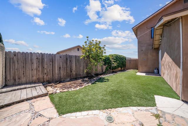 7439 Carrie Ridge Way, San Diego CA: https://media.crmls.org/mediaz/8d6acd34-15b5-48bf-8f1c-8369dd234f0c.jpg