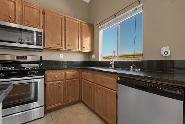 37596 Colebridge Street, Palm Desert CA: https://media.crmls.org/mediaz/8d6bc840-6aa5-4e71-ba26-2064b95ce221.jpg