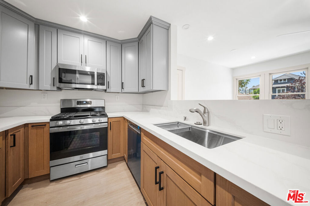 323 N Avenue 52