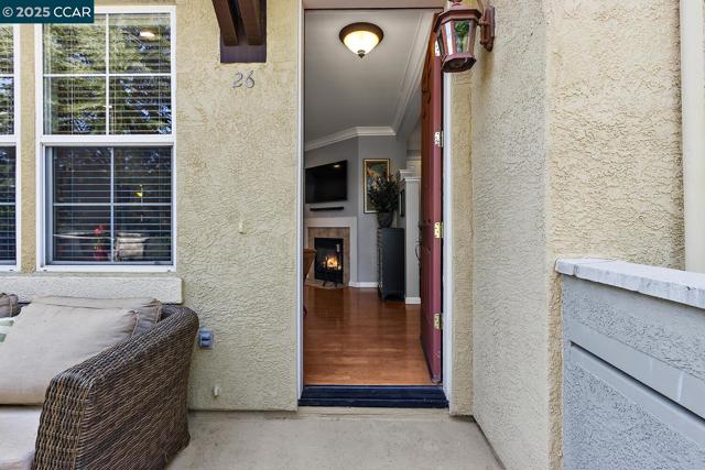 26 Warhol Way, Pleasant Hill CA: https://media.crmls.org/mediaz/8d6cca04-a40b-4ae4-8ca6-8c71cfc8f174.jpg