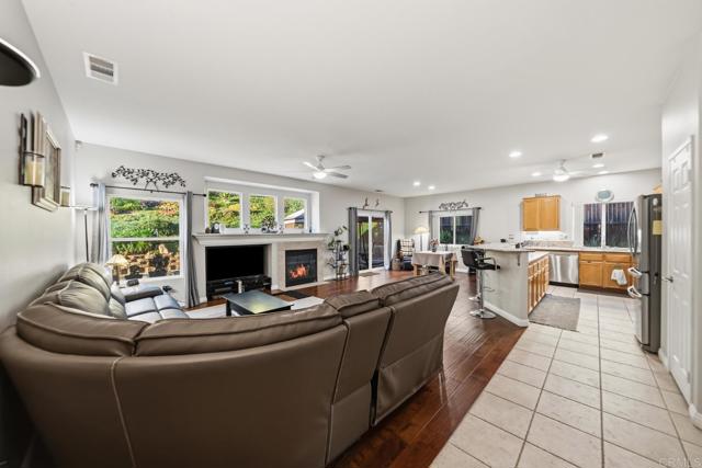 Detail Gallery Image 10 of 49 For 3146 Willow Tree Ln, Escondido,  CA 92027 - 3 Beds | 2 Baths