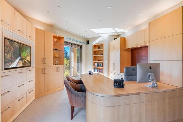26140 Rancho Manuella Lane, Los Altos Hills CA: https://media.crmls.org/mediaz/8d6cdcaa-f2e1-4383-9632-353692af4b74.jpg
