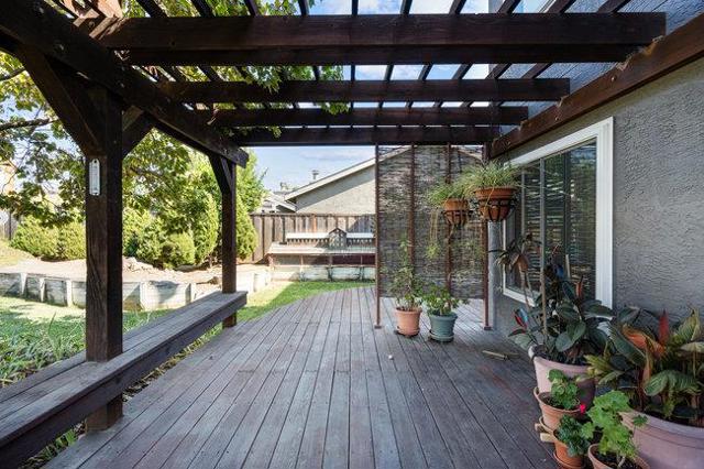 2421 Valley View Road, Hollister CA: https://media.crmls.org/mediaz/8d6e75d0-f9c5-4b19-ae02-5a39205aa1bb.jpg