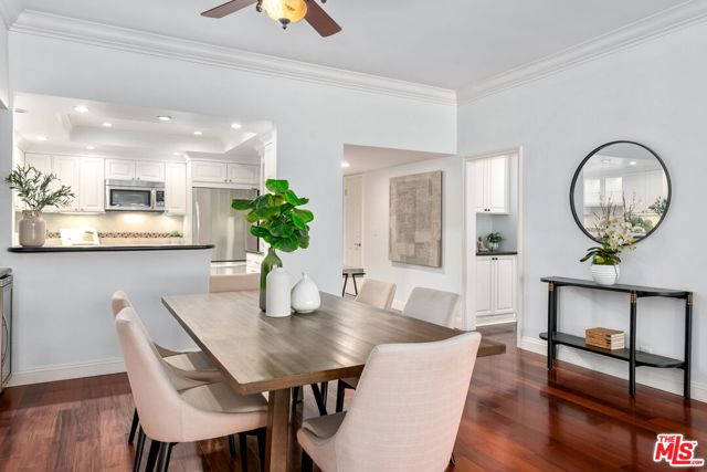 2318 Fox Hills Drive, Los Angeles CA: https://media.crmls.org/mediaz/8d6eaabc-7156-4f0e-8e25-d6efe921f34d.jpg