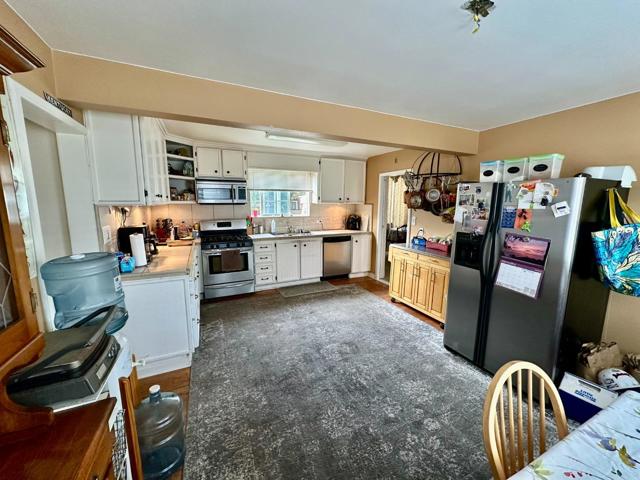 Image 8 of 27 For 406 Rose Avenue