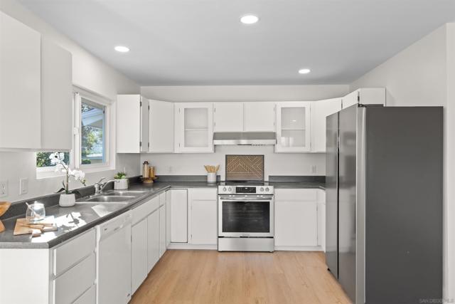 25311 Jesmond Dene Road, Escondido CA: https://media.crmls.org/mediaz/8d6ed84c-923f-43f1-b63e-0d0eed5af7d0.jpg