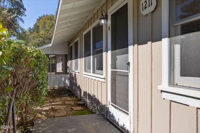 1211 Cruzero Street, Ojai CA: https://media.crmls.org/mediaz/8d6f3566-dd66-4237-a916-5884d4bfedca.jpg