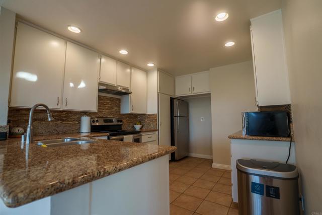 6206 Caminito Salado, San Diego CA: https://media.crmls.org/mediaz/8d6f3984-3bb5-4181-bb48-e3b406c912b4.jpg