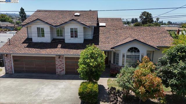 4095 Robin Ln, Castro Valley CA: https://media.crmls.org/mediaz/8d6f8561-1b63-42d1-ad29-407cf3b67b40.jpg