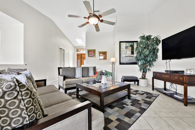 2450 Quincy Way, Palm Springs CA: https://media.crmls.org/mediaz/8d6fdab5-0caa-41e2-ae24-0f69ba9c75b4.jpg