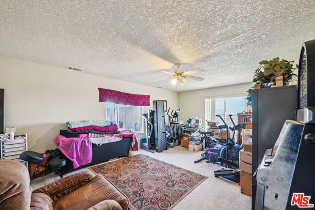 16185 Viho Road, Apple Valley CA: https://media.crmls.org/mediaz/8d702258-83a6-40c3-8aef-5d956d3d0233.jpg