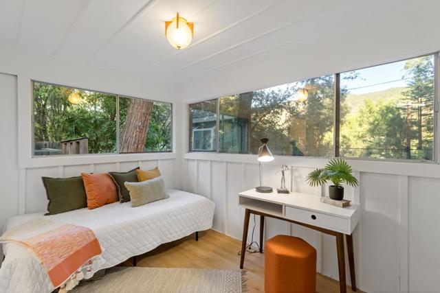 1019 Los Trancos Road, Portola Valley CA: https://media.crmls.org/mediaz/8d709331-aa55-4356-b8d0-7b74bf947922.jpg