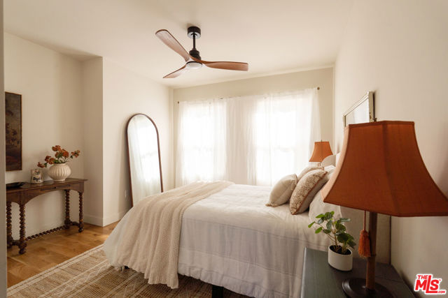 5200 S St Andrews Place, Los Angeles CA: https://media.crmls.org/mediaz/8d70a59d-645a-4451-9a94-783a30d89d8b.jpg