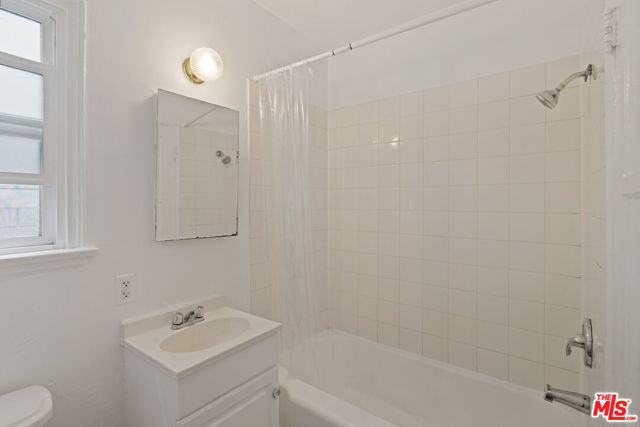 6773 Yucca Street, Los Angeles CA: https://media.crmls.org/mediaz/8d70a812-6c21-40cb-8077-3383b2bd1ee2.jpg