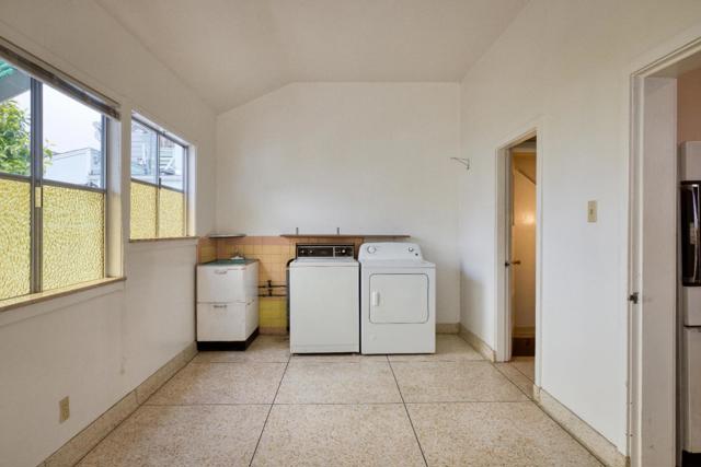 329 7th Avenue, San Francisco CA: https://media.crmls.org/mediaz/8d716c25-b8d8-4717-a5b4-1eaad4e2383a.jpg