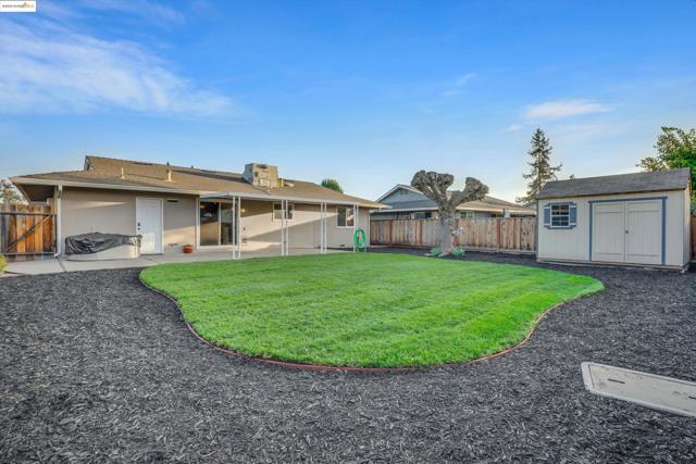 1166 Hibiscus Way, Livermore CA: https://media.crmls.org/mediaz/8d719076-745a-4441-a9b2-86983039959c.jpg