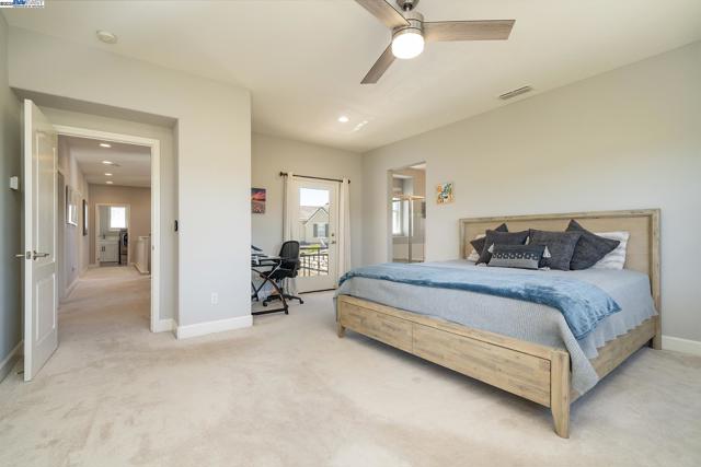 Image 14 of 42 For 122 Center Ct