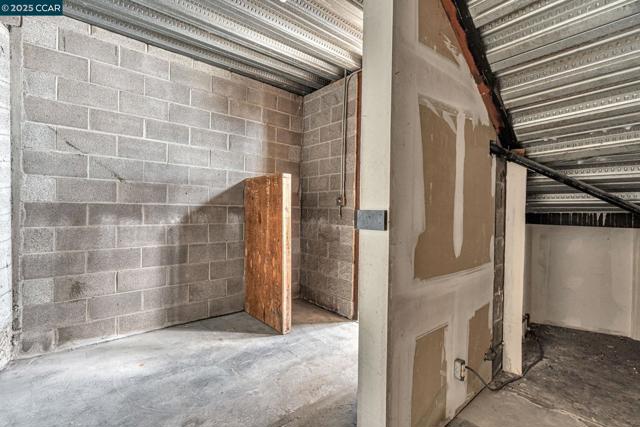 841 Ocean Ave, Richmond CA: https://media.crmls.org/mediaz/8d71f727-4d86-421f-82af-d5c2a64f1f27.jpg